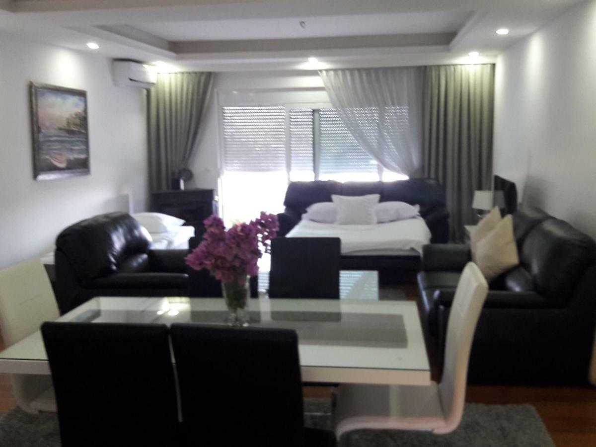 Apartments Dzan Ulcinj Exterior photo